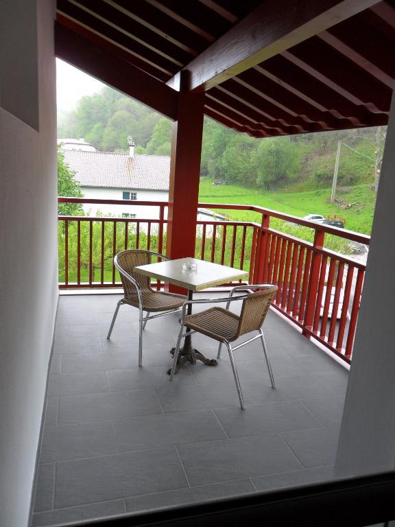 Logis Hotel Ur-Hegian Aïnhoa Eksteriør billede