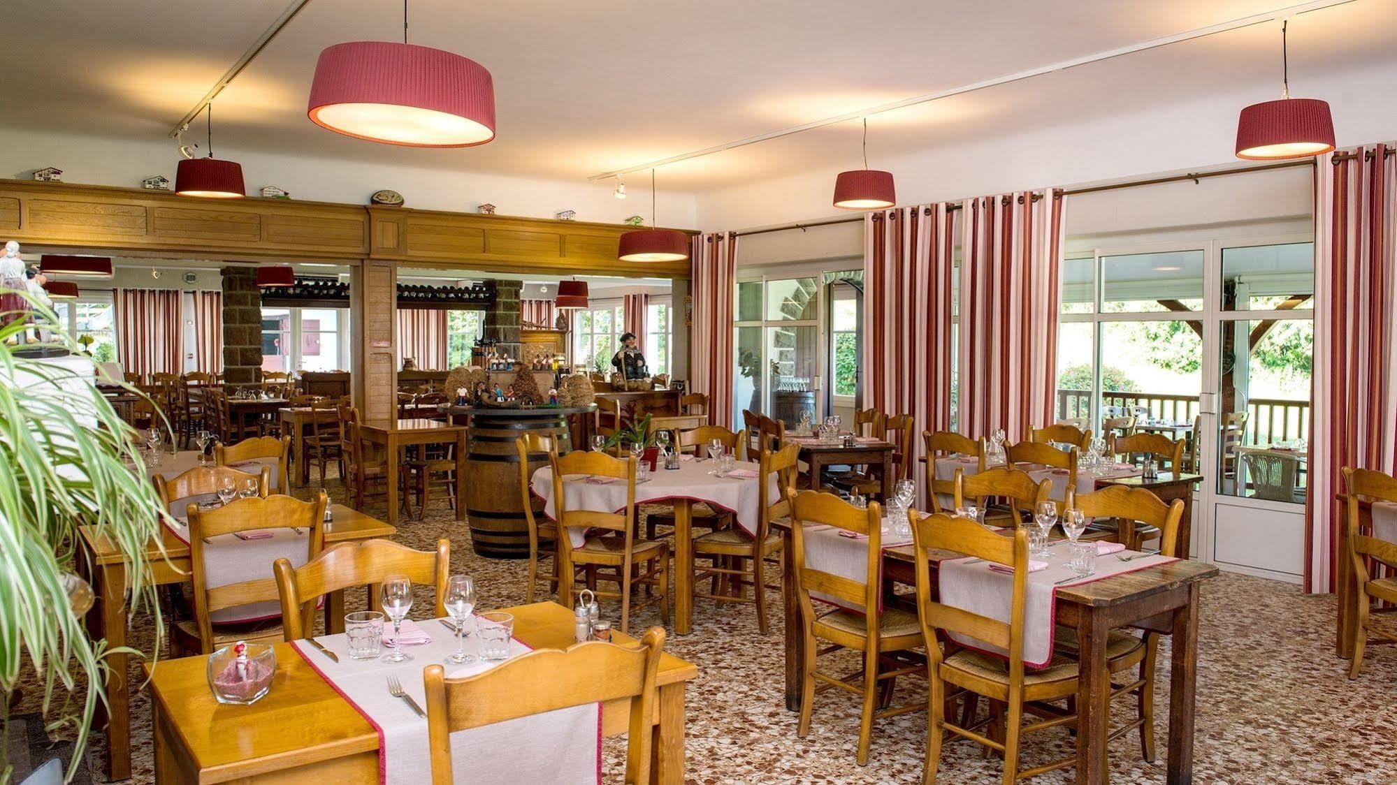Logis Hotel Ur-Hegian Aïnhoa Eksteriør billede