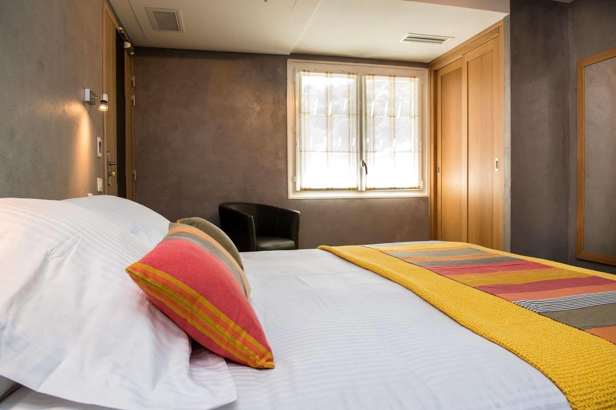 Logis Hotel Ur-Hegian Aïnhoa Eksteriør billede