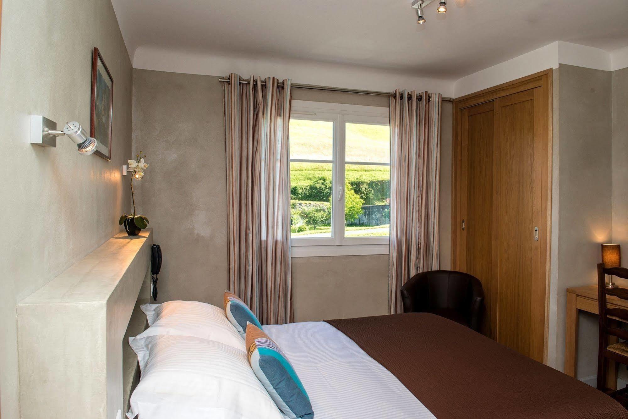 Logis Hotel Ur-Hegian Aïnhoa Eksteriør billede